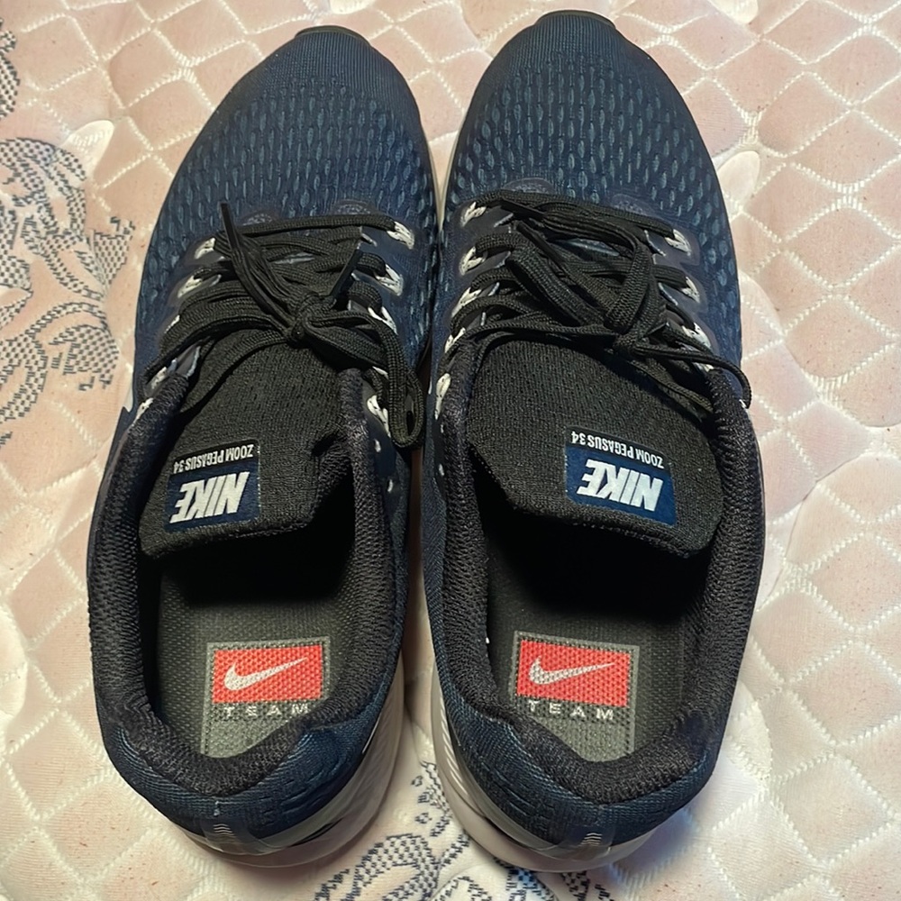 Nike tennis shoes